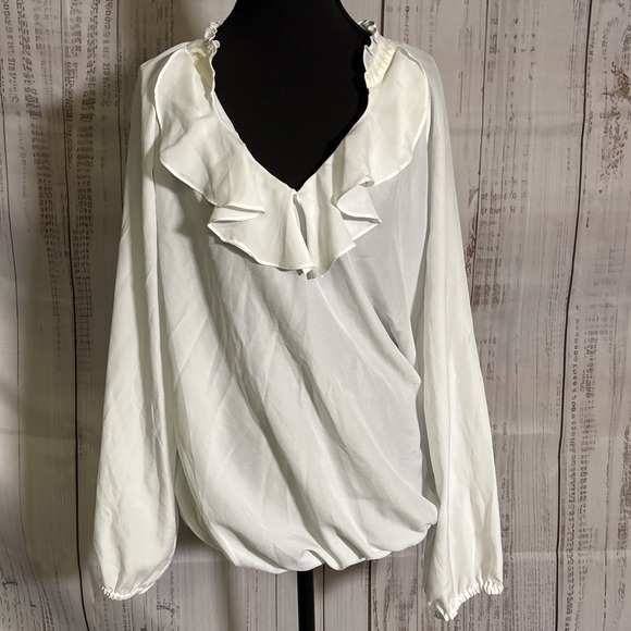 Lilly Pulitzer Tops - Lilly Pulitzer White Ruffle Neck Long Sleeve Elastic Bottom Blouse - Size L